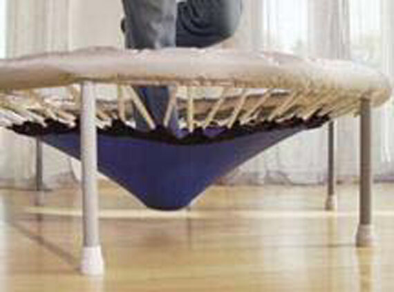 Trimilin Trampolin Superswing Plus mit Klappbeinen, mit Gummikabel, Ø 120 cm, für bis zu 80 kg, Matte blau, Randbezug silber