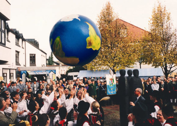 Togu Erdball mit Globusaufdruck, Ø 200 cm