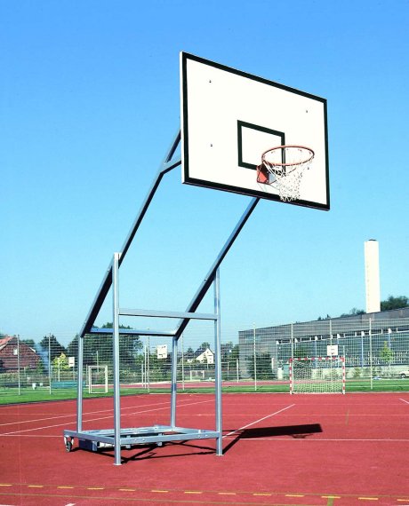 Fahrbare Basketballanlage aus Alu mit Zielbrett, Korb und Netz