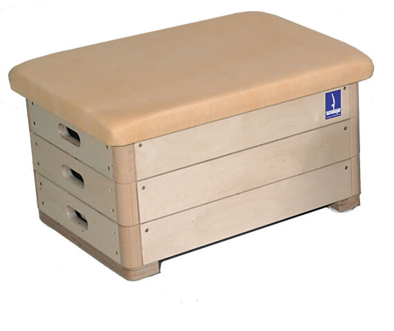 Sprungkasten aus Multiplex Holz mit vegetativ gegerbtem...