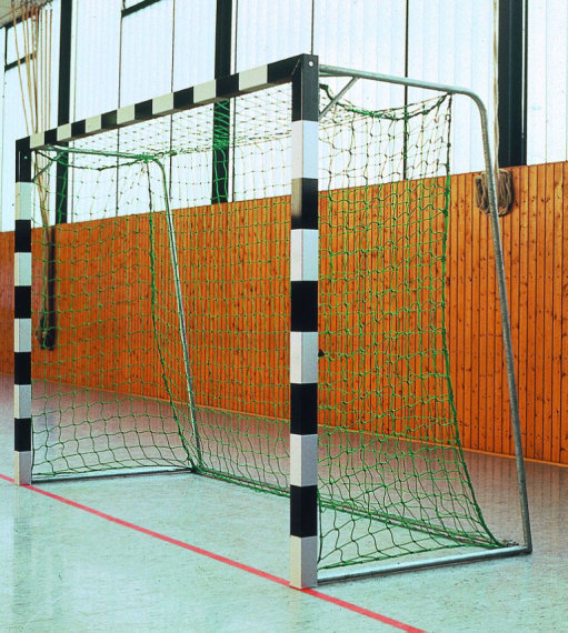 Handballtor vollverschweißt in Bodenhülsen einklappbaren Bügeln