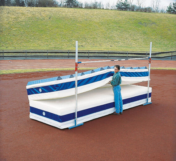 Regenhaube für Hochsprunganlage klapp- und fahrbar...