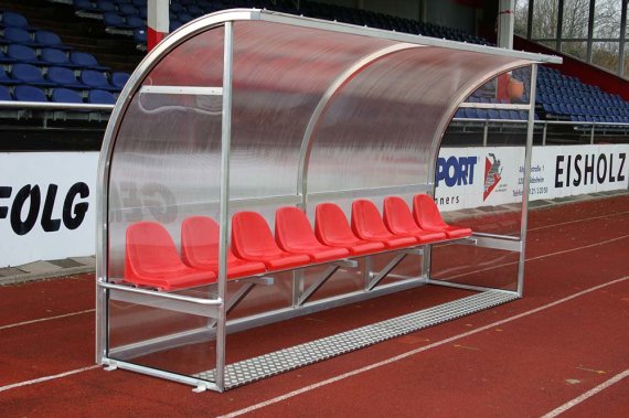 Spielerkabine Champion Alu 2,5 m breit - 4 Sitze + Schreibtisch