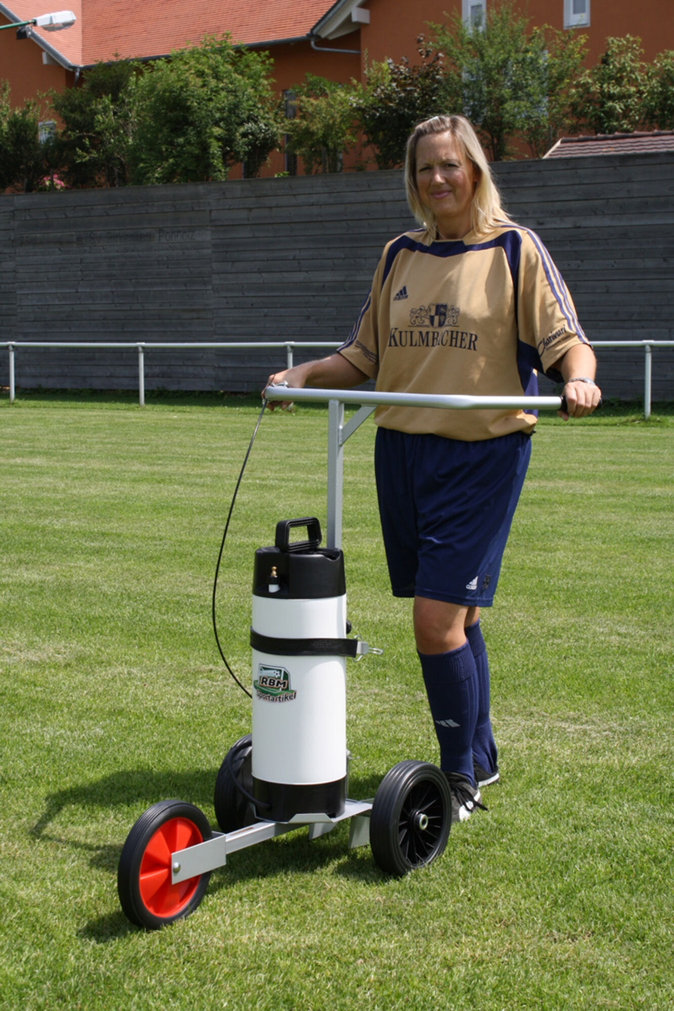 Produktbild von 2-Rad-Markierwagen Für Sprühdosen – Rückenschonend & Präzise Für Parkplätze & Lagerhallen (für ‚Spezial‘-Farbe)